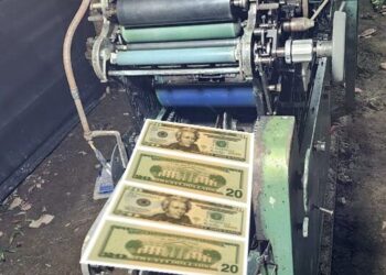 falsificadores de dinero en Quinindé