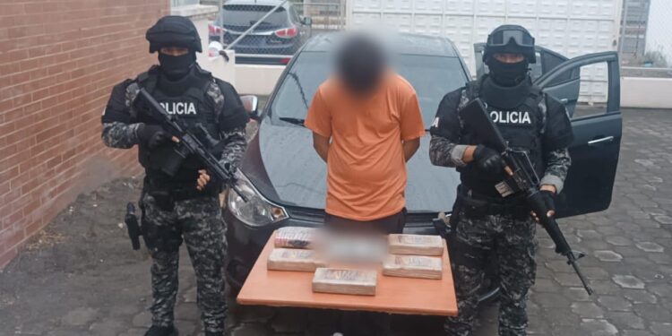 La Policía Nacional incauta droga en operativo en el norte de Esmeraldas