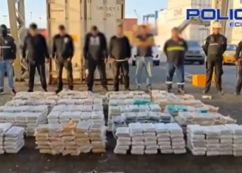 Capturados 7 individuos en el terminal portuario de Guayaquil, además se incautó media tonelada de cocaína, Video